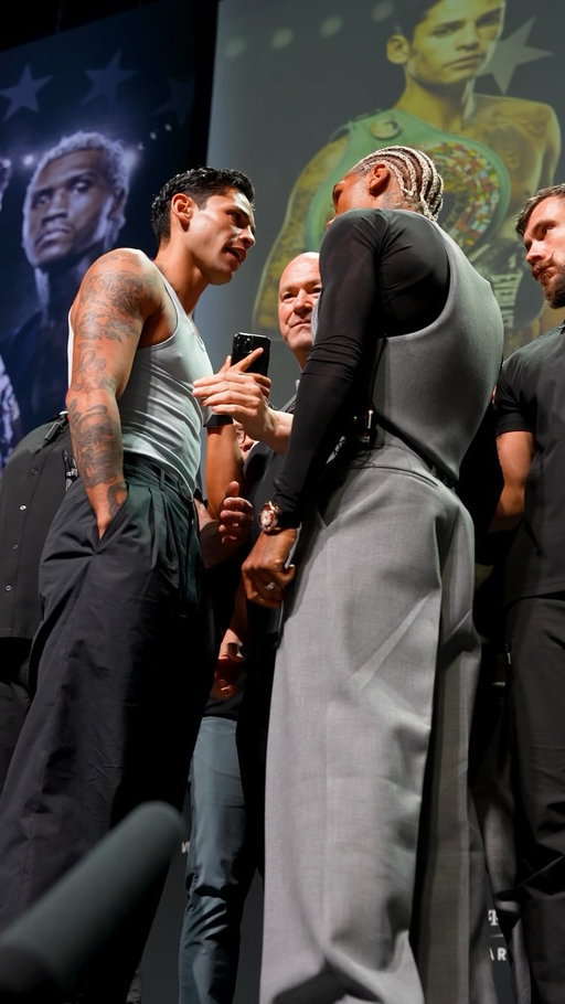 TIME FOR TALK IS ALMOST OVER 🤫🥊

🇺🇸 @KingRyan vs Conor Benn 🇬🇧

#GarciaBenn | 📺 @ParamountPlus + @DAZNBoxing | SEP 12 🥊