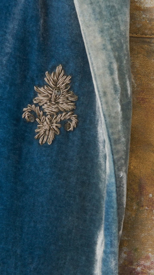 The Spring 2027 #RLCollection imagines a painterly color palette, delicately faded and finished to reflect the ways in which age transforms beloved garments.

Discover more moments from #RalphLaurenSpring27 via the link in bio.

#RalphLauren #NYFW