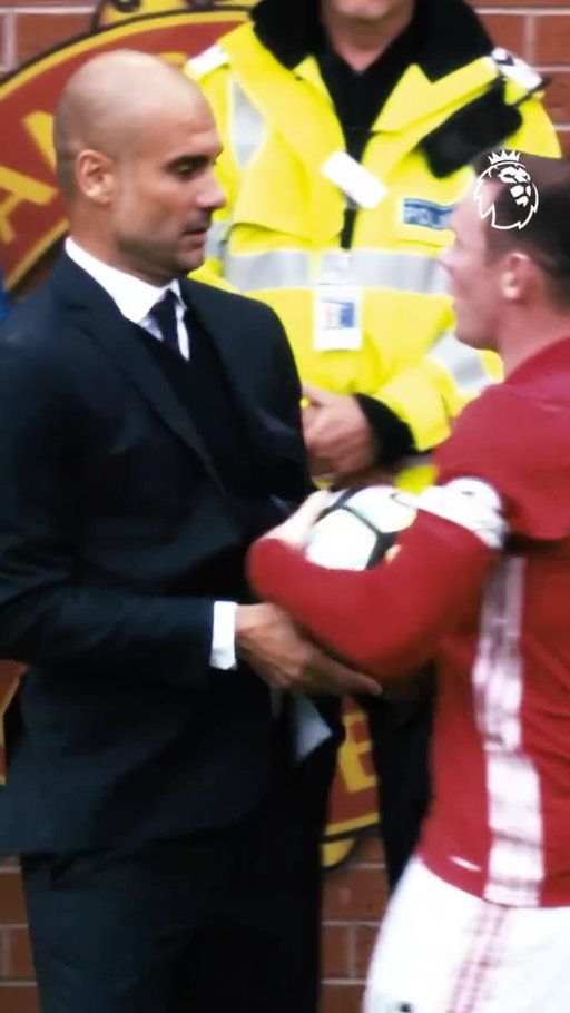 Even the greatest feel the heat in the Manchester derby 😅