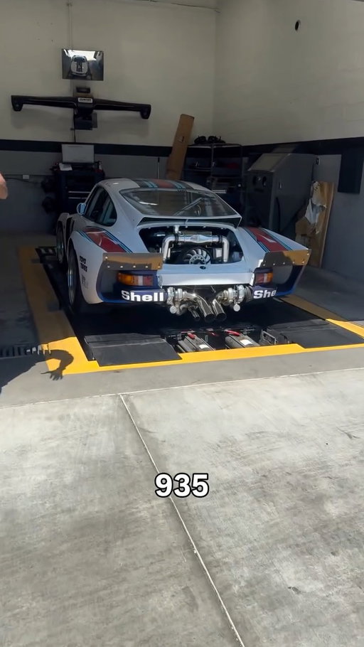 Street / strip alignment done right, courtesy of @porschesantaclarita.
This #Porsche935 received the royal treatment and you can too with your aircooled and watercooled PCar at this gorgeous facility.