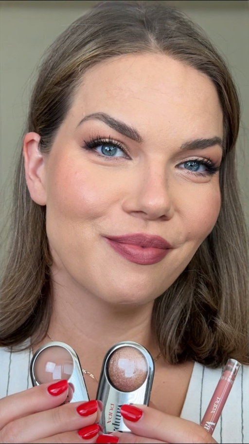 5-minútový makeup na dni, keď chcete vyzerať upravene, ale nechcete nad tým stráviť pol hodinu.
Na tento jednoduchý look som vybrala tiene z kolekcie Vamp! od PUPA Milano v odtieňoch, ktoré sú podľa mňa ideálne na každý deň. Jemne zvýraznia oči, pridala som pery a celý makeup pôsobí upravene bez zbytočného množstva produktov.
Vo videu ukazujem aj jednoduchú techniku aplikácie - pretože často nejde o to mať veľa produktov, ale vedieť, ako ich použiť.
A ak ste niečo z kolekcie Vamp! chceli vyskúšať, teraz sa to naozaj oplatí - pri kúpe 2 produktov máte 20 % zľavu a pri kúpe 3 produktov 30 % zľavu.
.
.
.
.

#PUPAMilano #VampMania #MakeupTutorial #KazdodennyMakeup #MakeupTipy
