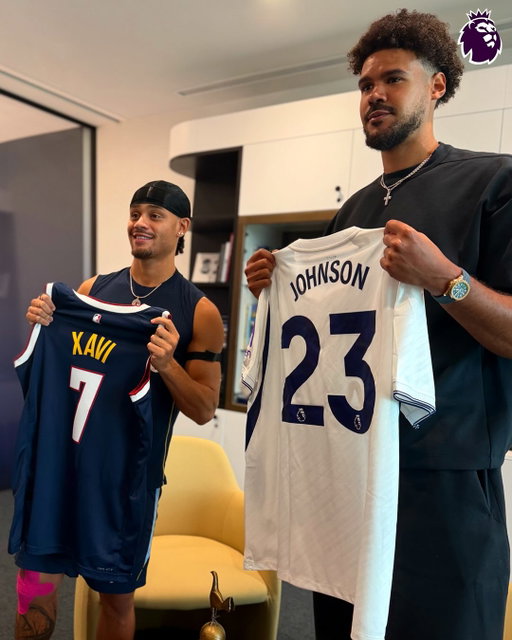 Cam Johnson of the @nuggets pulled up to meet Xavi Simons to kick off his Premier League weekend 👀