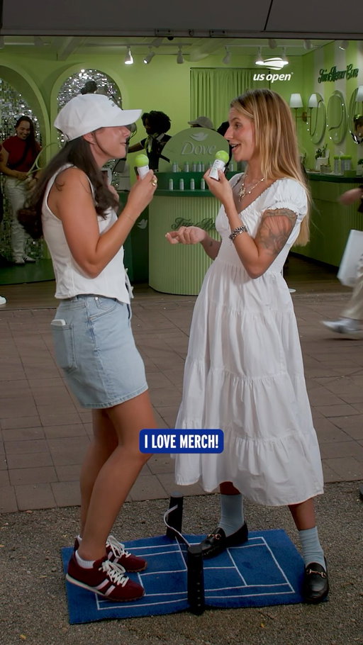 The Racquet Report is back with our host, @carlyaquilino! Besides the perfect look, what are fans sweating at the US Open?