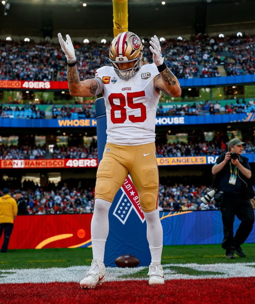 8 months to the day since an Achilles tear I was back on a field with my brothers!!! Football rocks. Thanks to Melbourne and it’s awesome people for embracing the team all week. We had blast getting the Dub at the G!!! Bang bang 🇦🇺🐨🦘