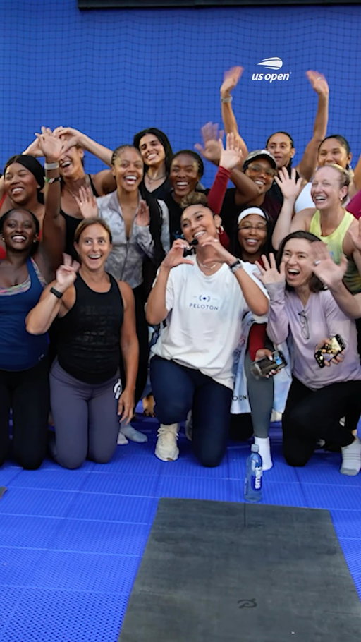 The US Open Experience at Hudson Yards got moving! Peloton instructor @allymisslove led a pop-up mat class surrounded by tennis and fun activations.