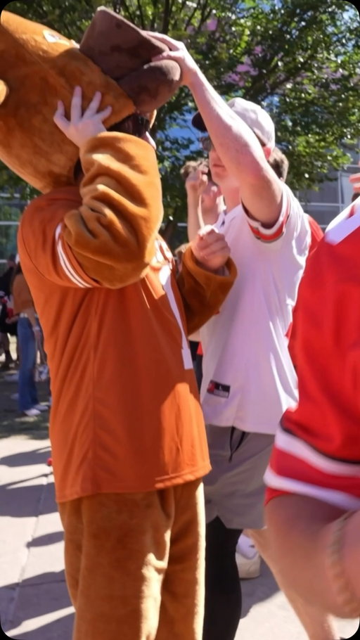 Texas Mascot Trolls Ohio State 😂