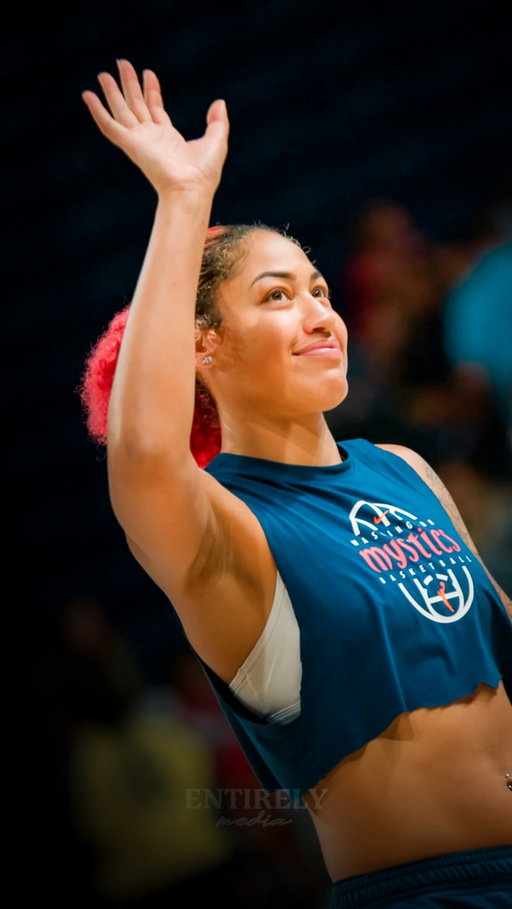 shaKIRA Austin, my gaaawd. Jersey read 0, but she really the only 1.

This is not just a “breakout year” anymore—Kira has put herself in the conversation with the best bigs/players in the WNBA.

16.8 PPG. 
9.4 RPG. 
2.5 APG. 
1.3 BPG. 
48.9% FG. 
34% 3PT.

Career-high 31 points. First career 30-point, 10-rebound game. Seventeen double-doubles. Washington’s leading scorer. One of the league’s top rebounders.

She is scoring inside, stretching the floor, making reads from the elbow, cleaning the glass, protecting the rim, and giving the Mystics a frontcourt player who can impact a game even when the offense is not running through her.

THE ONE: @curlyhead_kira 🌺 
SHOT BY: @darioooon x @entirelywnba 

#shakiraaustin #washingtonmystics #wnba #wnbabasketball #basketball