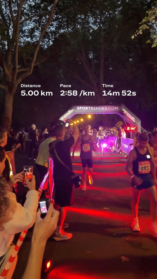 5K PB - 14:51 

Very, very happy to finally sneak under 15min with an 18s PB 👍🏻

Didn’t check my watch once during the race and just held onto a few guys I knew were going for sub-15. Been having some ‘intermittent’ issues with my quads recently which I’m leaning towards being partly mental, so I wanted to take all the pressure off worrying about whether I was on or off pace

There are many fast courses out there, but on its day I don’t think there are many quicker than BP!

@coachtommy.nrg catching me at my best

Apologies to any lighting out on the course 🫡

#running #run