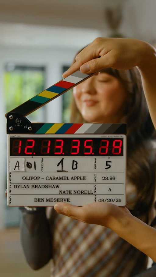 Making magic on set with @maisie_williams 🍏✨