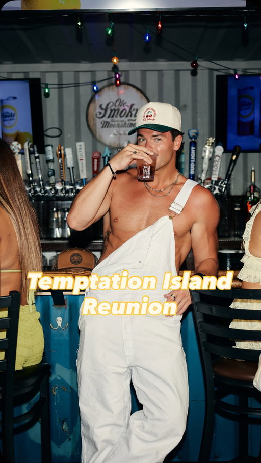Reality TV gave us the group chat. @olesmoky gave us the reunion 🤝

San Diego, moonshine, country music & some of my favorite people. Safe to say we’re better off the island 🏝️🥃

#temptationisland #netflix #reunion #countryconcert #sandiego
