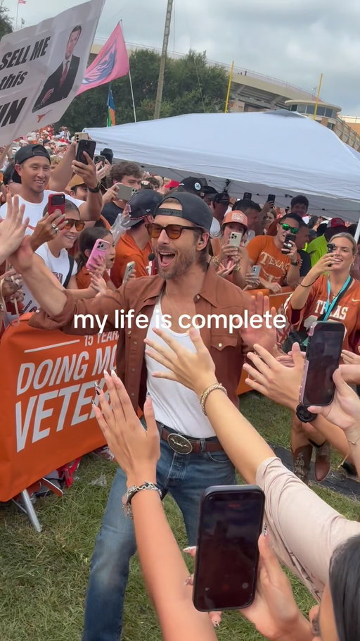 Waking up at 3am for College Game Day was so worth it.

#glenpowell #matthewmcconaughey #utaustin
