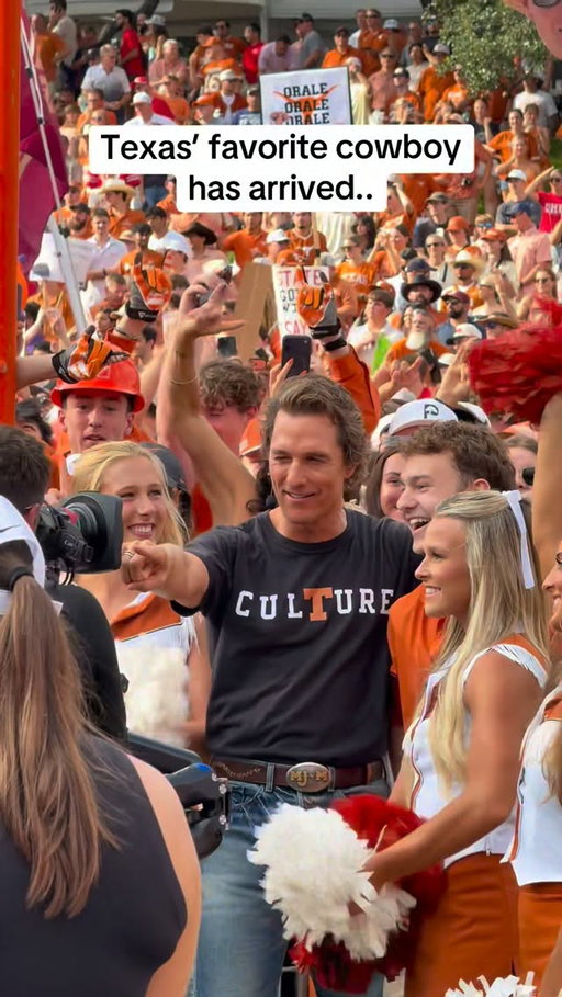 Matthew McConaughey has arrived for Ohio State - Texas 🤠. @collegegameday @espn
