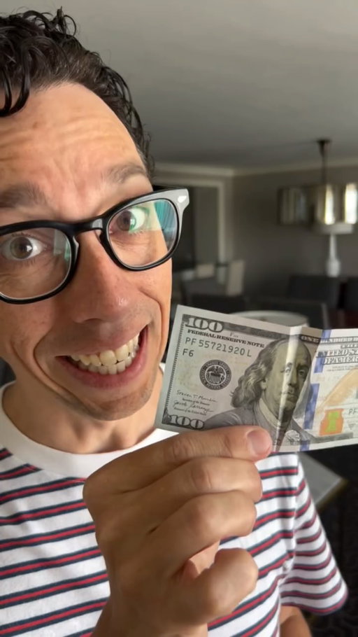Philadelphia! Crack up like the liberty bell 🔔 on 

🗓️September 18-19
📍Smoke & Mirrors Theater
🎟️ link in bio 

#livecomedy #glensidepa #magic #jonathanburns