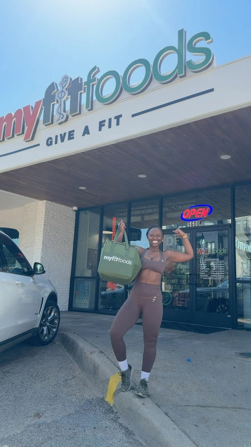 When @myfitfoodsofficial asked me to come out to their grand opening I already had plans on stopping in! I was in the area a week ago and saw the space and it looked so good it was in my mental bookmark to visit. I had no idea they were opening tomorrow! Ngl, I already sampled the food and will be back. It’s so good! I’m almost 90 days away from my birthday and these meals taste good and help me meet my calorie and protein goals. Thank you so much for the invite! Yall make sure to stop in @myfitfoods.dallas tomorrow for their grand opening and be sure to tell them KB sent you.🫶🏾 #dallasinfluencer #thingstodoindallas #fitnesscommunity #dallasfoodies 

Set: @gymshark 
Shoes: @reebok