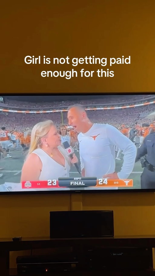 This right after seeing the new Sydney Sweeney sports ad 😂

#CollegeFootball #texas #ohio #womeninsports #reporter