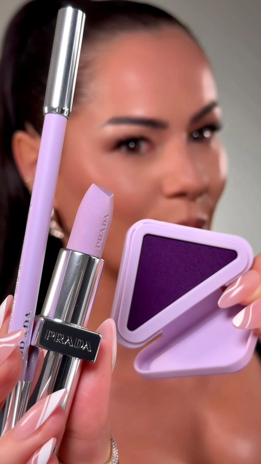 Purple it shall be today 💜🦄✨

prada balm in “wisteria gleam”
prada gliding eye pencil in “06 glycone”
prada touch cream-to-powder blusher in “violet”

@pradabeauty @sephora #pradabeauty #makeupreview