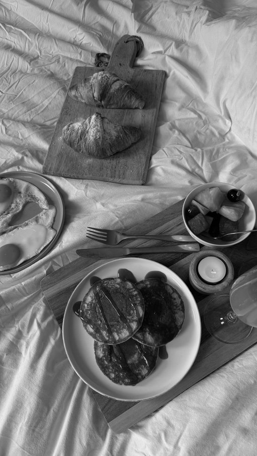a free sunday morning means breakfast in bed :)