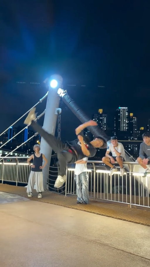 Nighttime Tricks over the Banpodaegyo Bridge 🏙️😮‍💨