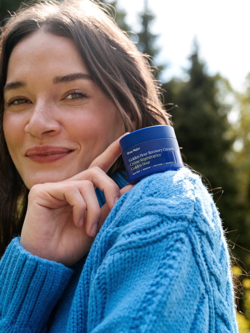 Your skin’s sweater-weather secret weapon. 🍂 Packed with omega-rich Sea Buckthorn and Black Currant, one of Golden Hour’s specialities is supporting your skin’s moisture barrier as cooler, drier weather starts to set in.