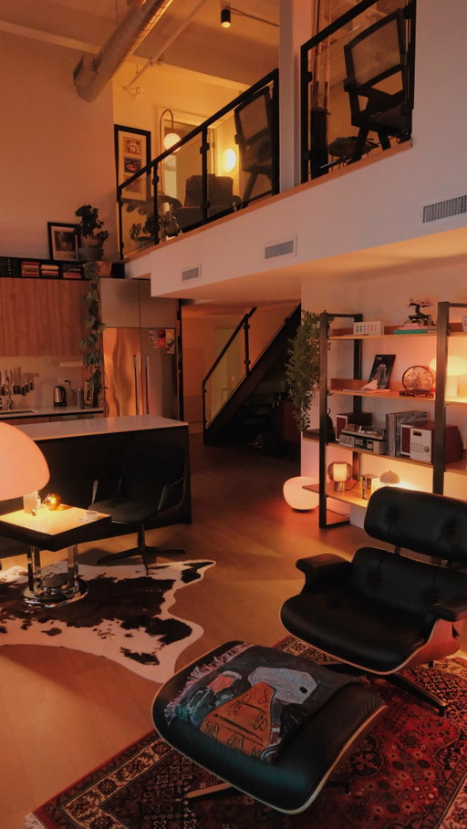 this audio is frying my brain 
•
•
#interiordesign #apartmentdecor #homedecor #homeinspo #homebody
•
•
mid-century modern | toronto interior | brick loft living | warm light | lived-in spaces | hard loft | tall ceilings | large windows | natural light | vintage furniture | statement lighting | plants | architectural details | open living | modern apartment | home atmosphere | interior styling | design focused | quiet spaces