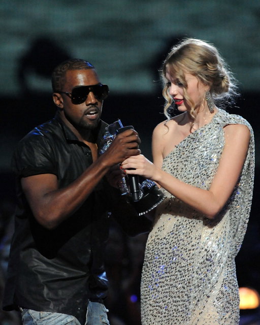 17 years ago today, Ye walked into the VMA’s and created one of the most controversial moments in award show history👇

Ye showed up to the MTV VMAs at Radio City Music Hall with four nominations on the table, including Video of the Year and Best Hip-Hop Video for “Love Lockdown.” He was 32 at the time, walking the red carpet with Amber Rose, riding the wave of ‘808s & Heartbreak,’ which he’d dropped just ten months earlier. None of that ended up being what the night was remembered for

When 19 year old Taylor Swift took the stage to accept Best Female Video for “You Belong with Me,” Ye cut in mid-speech and grabbed the mic, telling the crowd, “Yo, Taylor, I’m really happy for you, I’mma let you finish, but Beyoncé had one of the best videos of all time.” The room reacted instantly, and within minutes it had become one of the biggest stories in music that year. Beyoncé went on to win Video of the Year later that night for “Single Ladies,” and used her own speech to bring Taylor back up so she could actually finish the speech she’d started

Ye addressed it publicly not long after, admitting he’d been in the wrong and that the moment had belonged to Taylor alone. He also called her directly two days later to apologize in person, something Taylor confirmed herself, saying she believed he meant it. The fallout from that night pushed Ye into a self imposed exile, retreating to Hawaii to record at Avex Recording Studios for months. What came out of that period was ‘My Beautiful Dark Twisted Fantasy,’ widely regarded as his one of his best pieces of work and one of the greatest albums ever made

Do you remember this?