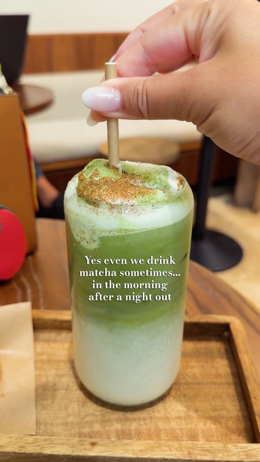 I mean we drink matcha when we are recovering from the best night ever, who doesn’t??? 🍵🍵🍵 #funny #matcha #latte #coolgirl Paris @lactemcafe