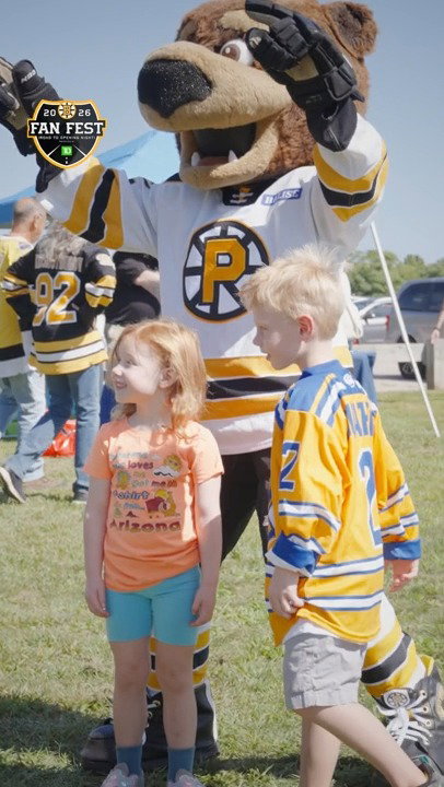 Warwick showed out for Fan Fest 2026.

#NHLBruins | @tdbank_us
