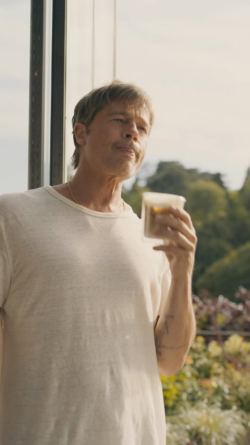 Introducing the co-stars of the century in one De’Longhi coffee advert: Brad Pitt and the 16 dogs who officially run his house. 🐾

Whether you’re Team Hot Coffee, Team Cold Coffee, Team Just Trying To Survive Your Morning, with the Magnifica Duo you can enjoy coffee the Italian way: Perfetto and exactly the way you like it. ☕🧊

🎬 Directed by Spike Jonze

#HotOrColdPerfetto 🐶☕