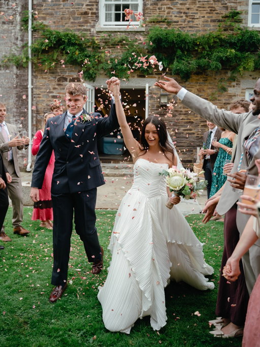 HUSBAND AND WIFE!!!! 

The Knights has a nice ring to it 💛 the best weekend of my life marrying my best friend in front of all our favorite people 

📸: @sophieleakphotography @mckenzie.elizabeth.photo