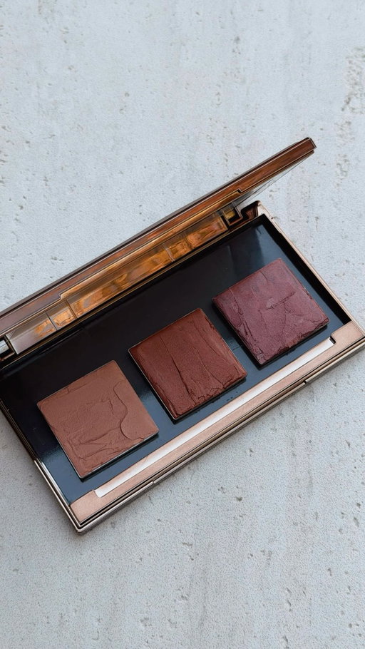 Not to be dramatic but these colors together????