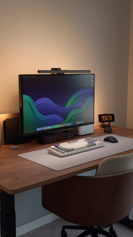Upgraded something that wasn’t broken.

BenQ ScreenBar Halo 2 – a monitor light bar that clips on top, no desk space, no glare on the screen. Backlight is 423% wider than the first one, front and back adjust separately, and it turns itself on when I sit down.

@benq_lighting

#ScreenBarHalo2 #BenQ #LightMeetsInsight