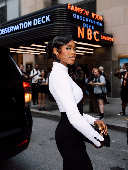 Oh to be a Sergio Hudson woman

Congratulations @sergiohudson and @ingabeckham on another beautiful collection.

Thank you so so much @danessa_myricks for having me as your guest. I adore and cherish you 

Wearing: @sergiohudsoncollection FW26 
Hair: @blake.edwardhc 
Glam: me 🤭 featuring my faves from @danessamyricksbeauty 
📸: @classyjorge