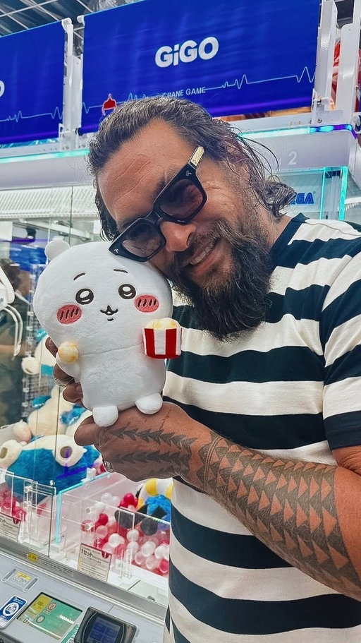 Jason Momoa vs. the claw machine. FIGHT! 👊 #StreetFighterMovie

モモア vs クレーンゲーム #ストリートファイターザムービー