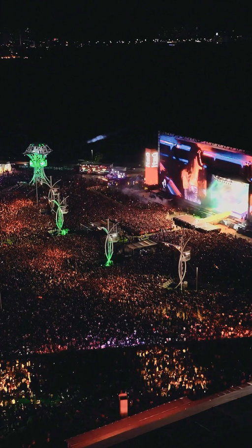 Más de 100 mil personas coreando con una misma energía 🇧🇷 que noche tan brutal Rio, gracias por tanto 🙏💚 me llevo esto en el corazón ⚡️ 

Directamente de Medellín, Colombia para el mundo entero!! 🌎