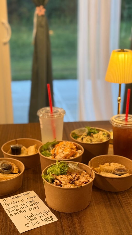 @eatbowlsofrice 

📍1021 N Pennsylvania St, Indianapolis, IN 46204

Place your order online and picked up via lockers at Circle City Eats