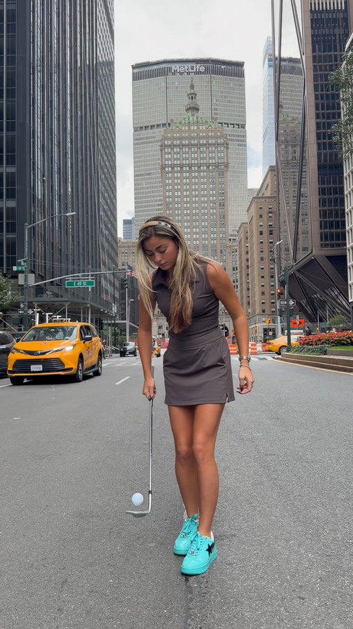 My favorite outfit in my favorite city 🗽 @travismathewwomens