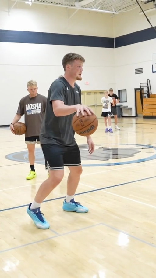 @tristanj22 in the gym with @kon2knueppel ahead of the upcoming season!