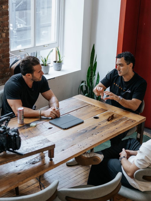 Very few people I meet match the level of energy and fight that @greglav brings. The man is an absolute machine.

It was awesome catching up, hearing the crazy stories, and learning from the insane success he’s had building Bloom. He’s on fire, and it’s incredible to watch.

One of my favorite things is seeing other founders crush it. There’s always so much to learn from people operating at that level.

Absolute beast. Moonshots only! 🚀