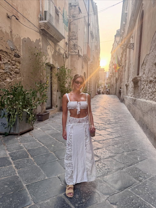 Off the island of Sicily sits a very small island called Ortigia, and it just may be the dreamiest, most romantic, storybook city I’ve ever seeeeen✨🥹— these photos can’t do it justice.

The past few weeks have been an absolute DREAMMM

Italy has been the very top of my bucket list since I can remember— I had the highest of expectations, and every single place we visited exceeded every single one of them.

Feeling so so grateful
🙏🏼🇮🇹❤️