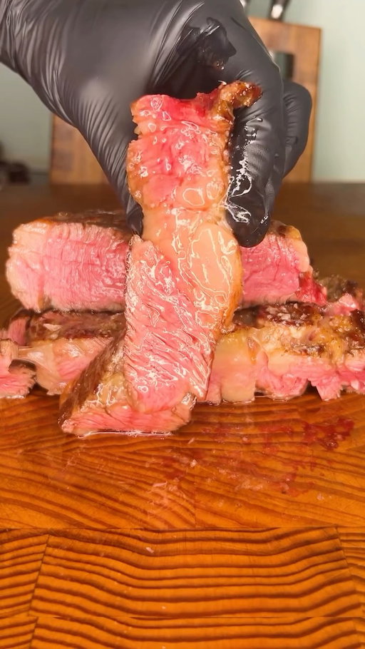 This may be the juiciest Steak I’ve ever cooked 👀🥩