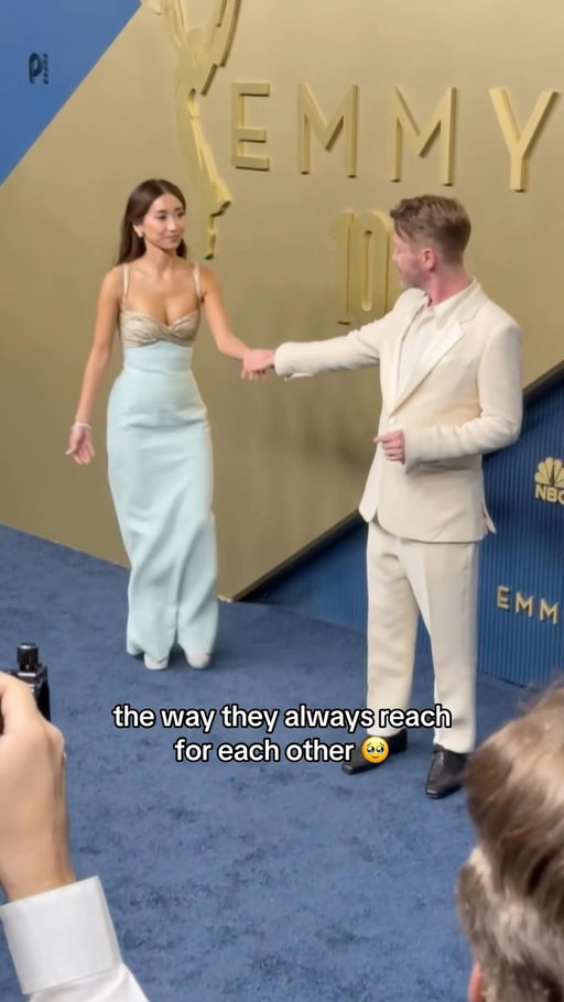 I would like to be next, thanks. 🤍 #BrendaSong & #MacaulayCulkin have arrived at the 2026 #Emmys. 

Video: @missangmelero/Bustle