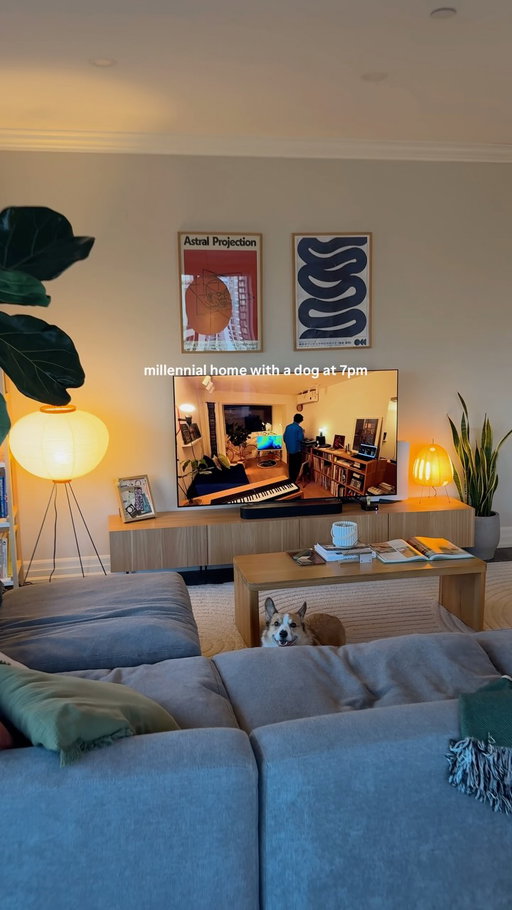 millennial apartments always come with furry family members ♥️

#dink #apartmentinspo #cozyathome #earlyautumn #apartmentdesign