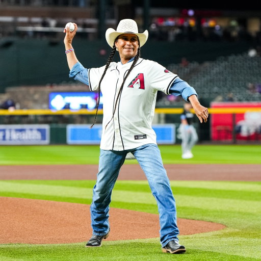 Ridge Riders 🤝 @dbacks 
Our own @mobringsplenty threw out the first pitch tonight at the Arizona Diamondbacks. Do you think he threw a burner?