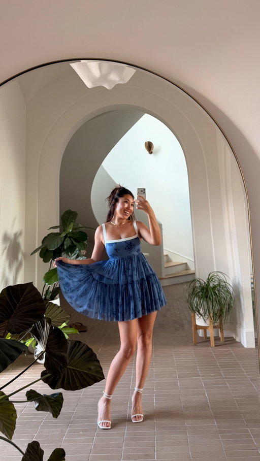 You asked for it 🧞‍♀️ 

I’m wearing the new @popflex_active It Girl Babydoll Pirouette Dress in the Secret Garden print. I’m in XS and I’m 5’5”. Hope this is what you wanted! 

Link to get here👇👇👇
