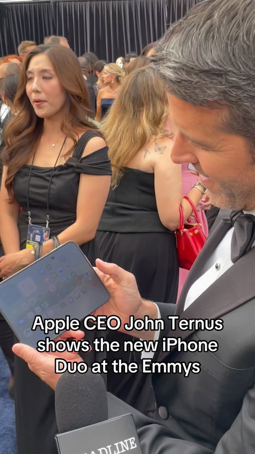 Apple CEO John Ternus shows the new iPhone Duo | #Emmys