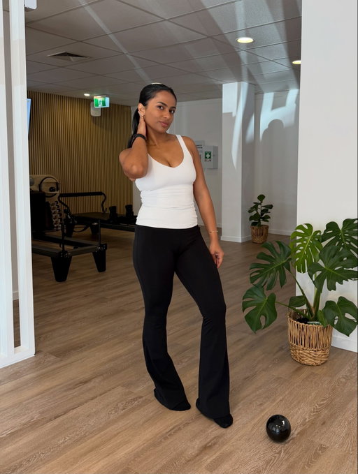 In my Reformer Pilates era. ✨🤍

@prontopilates_au 
DC- ANEEQA50 

#prontopartner #reformerpilates #pilatesgirl #wellness  #beauty