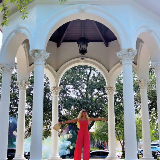 When the architecture is classic, but the outfit demands all the attention.

 💖 Pink jumpsuit or neutral tones—what’s your go-to statement color lately? Comment ⬇️ 

#fashion #jumpsuits #travel #florida
