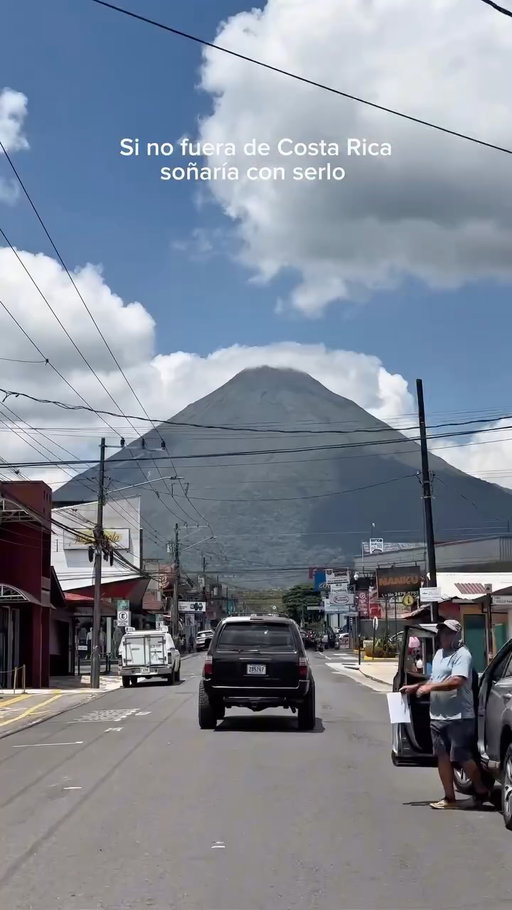 Es nuestra gente, nuestras tradiciones, nuestros paisajes y ese “pura vida” que llevamos con nosotros. ❤️‍🔥 🇨🇷 

#puravida #costarica #visitcostarica #independencia #visitcostarica
