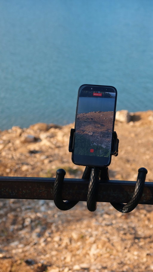 A tripod that doesn’t just stand there… it adapts to wherever you’re creating👀✨

The NEEWER TP34 Flexible Tripod can stand, bend, wrap, and adjust to help you capture the angle you actually want.

📱 Flexible legs for creative positioning
🔄 360° swivel + 90° tilt
📸 Bluetooth remote for hands-free shooting
🎒 Lightweight and easy to take anywhere

Definitely one of those creator tools that makes filming on the go so much easier.

@neewer 
#NEEWER #NEEWERTP34 #ContentCreator #CreatorTools #FilmingSetup