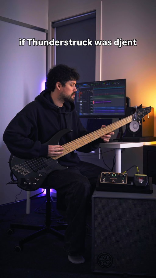 thunderstruck on the Spark Pedal from @positivegrid 

rig: Shure wireless into the Spark Pedal into my Darkglass Electronics combo

#bass #bassplayer #djent